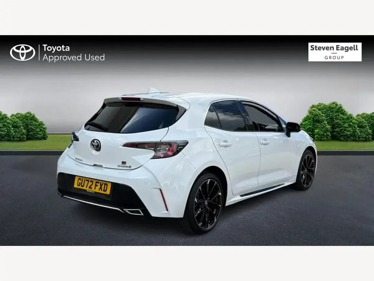 Used Toyota Corolla Sport 140 HP (102 kW) 2022 White Hatchback