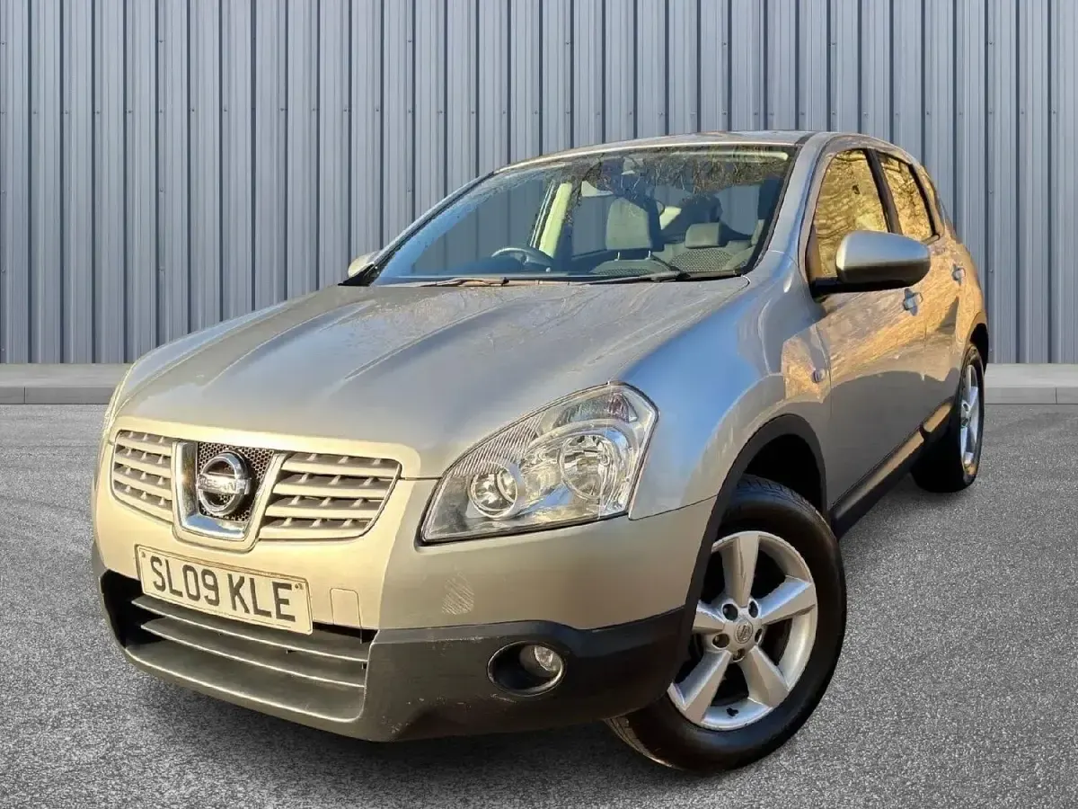 Used Nissan Qashqai Acenta 114 HP (83 kW) 2009 Silver SUV
