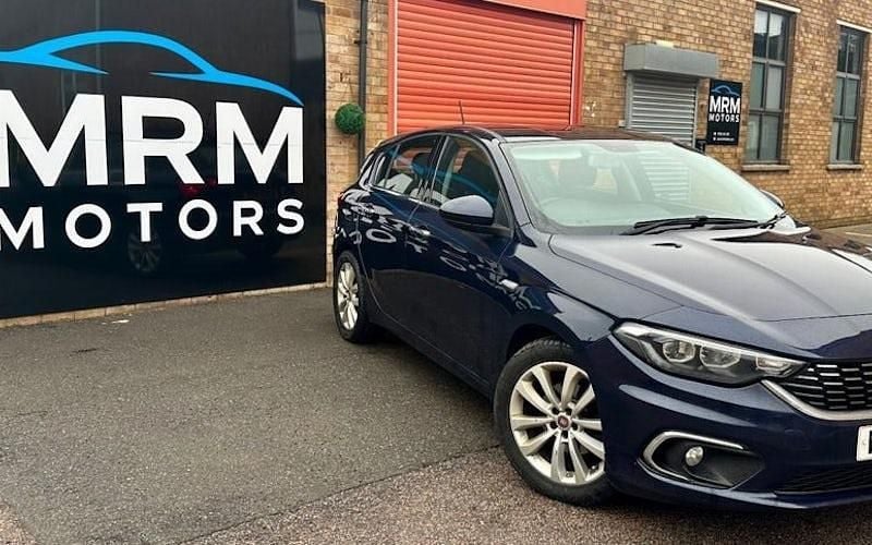 Used Fiat Tipo Lounge 95 HP (69 kW) 2018 Hatchback