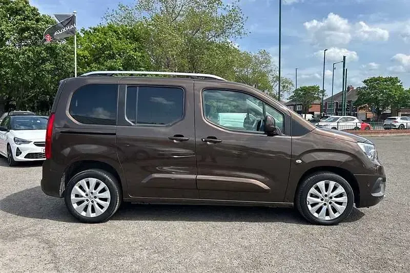Used Vauxhall Combo Elite 130 HP (95 kW) 2020 Brown MPV