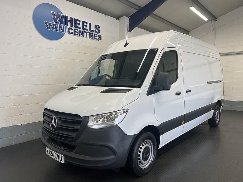 Begagnad Mercedes Sprinter Premium 2024 Vit Van