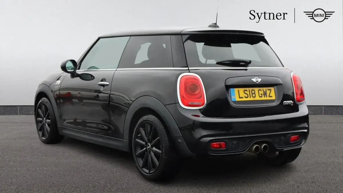 Used Mini Cooper S Hatch 189 HP (139 kW) 2018 Black Hatchback