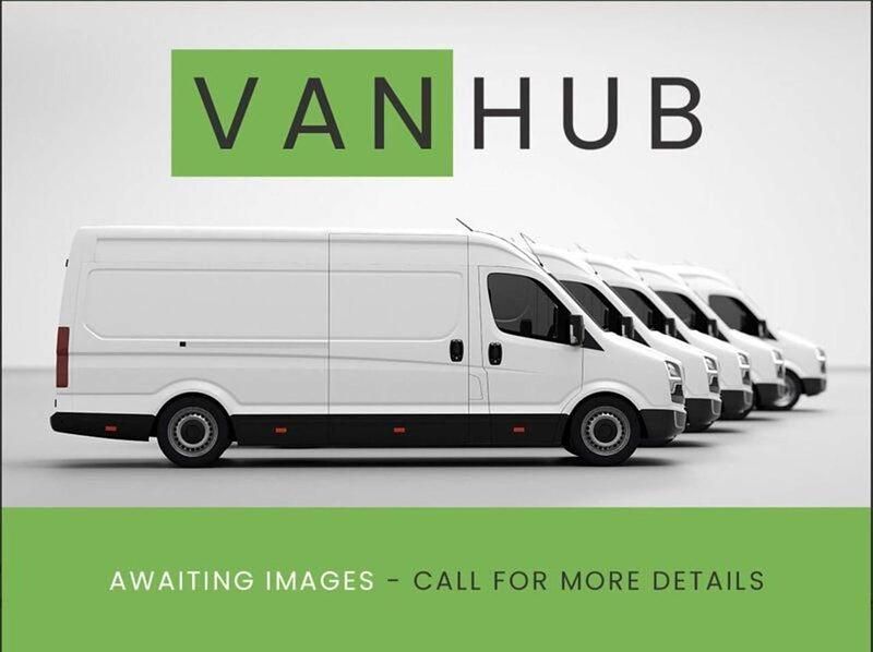 White Used 2023 VW Crafter Trendline Van | £24,795 (Good price) - Image 1/4