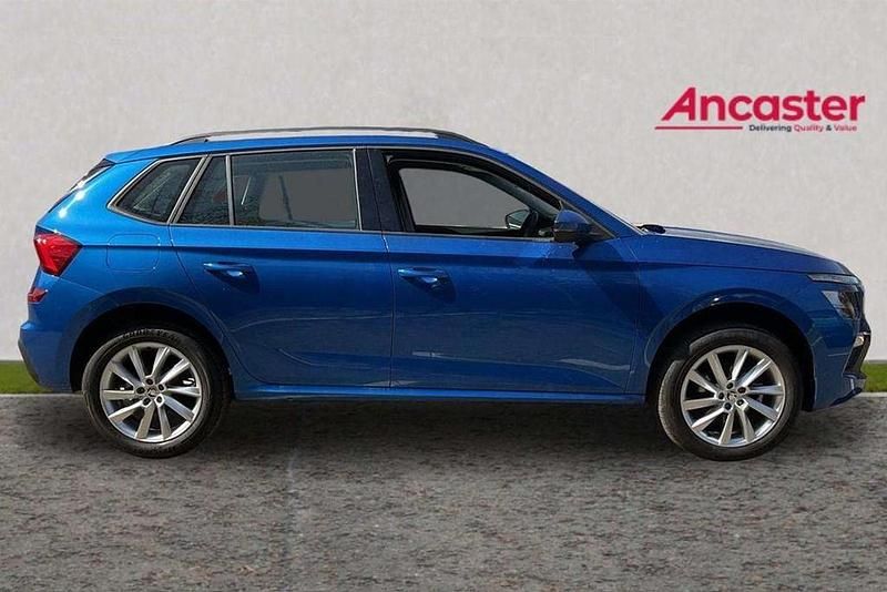 Begagnad Skoda Kamiq SE 94 HK (69 kW) 2024 Blå SUV