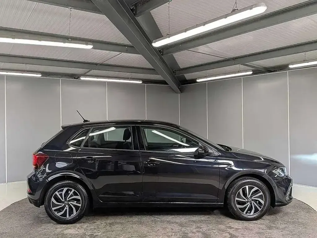 Second-hand VW Polo Life 95 CP (69 kW) 2024 Negru Hatchback