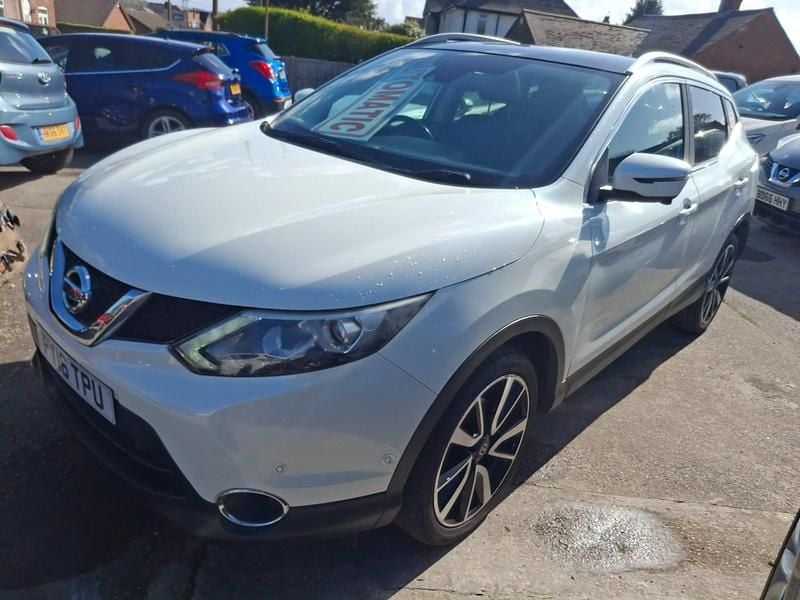 Used Nissan Qashqai Tekna 130 HP (95 kW) 2016 White SUV