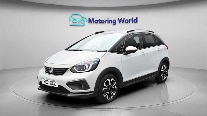 Used Honda Jazz Hybrid 107 HP (78 kW) 2021 White Hatchback