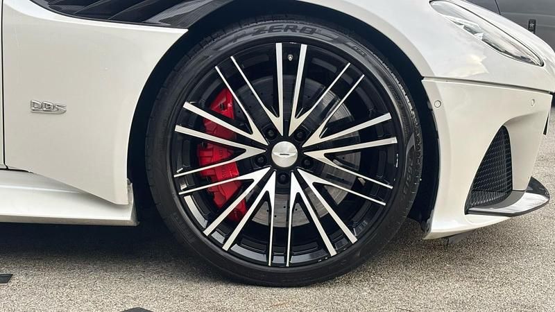 Used Aston Martin DBS 715 HP (525 kW) 2021 White Coupe
