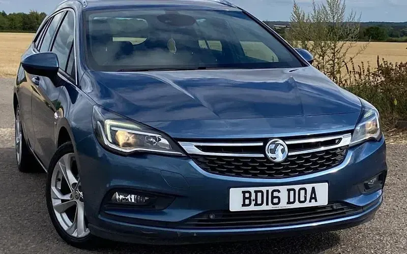 Used Vauxhall Astra SRi 150 HP (110 kW) 2016 Estate