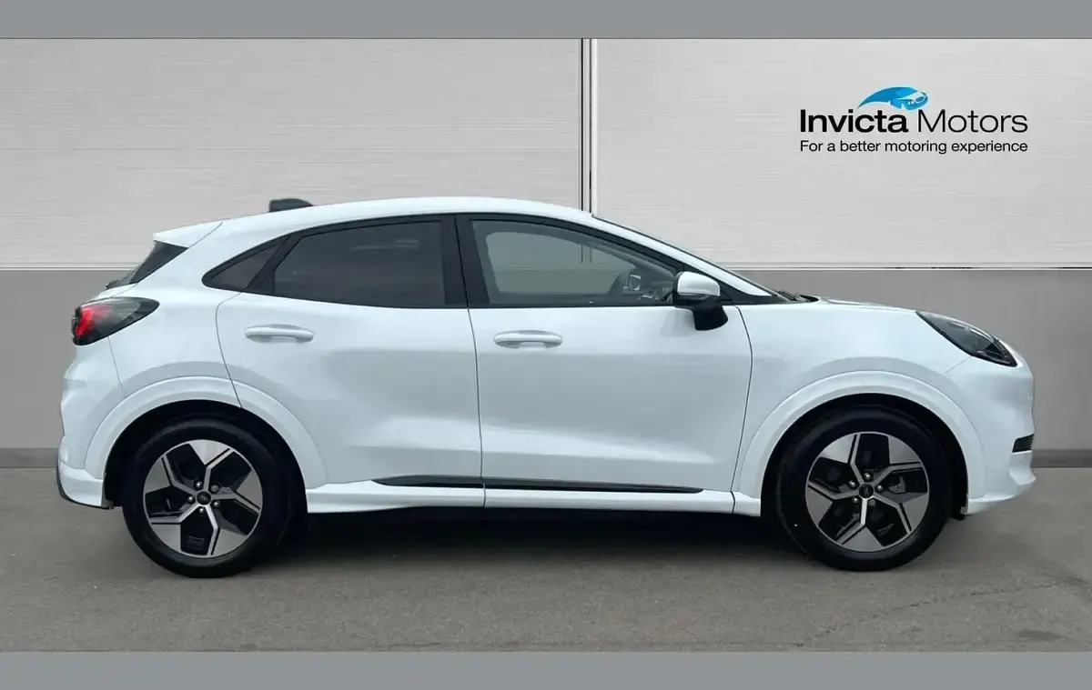Begagnad Ford Puma Gen-E Select 122 kW (167 HK) 2025 Vit SUV