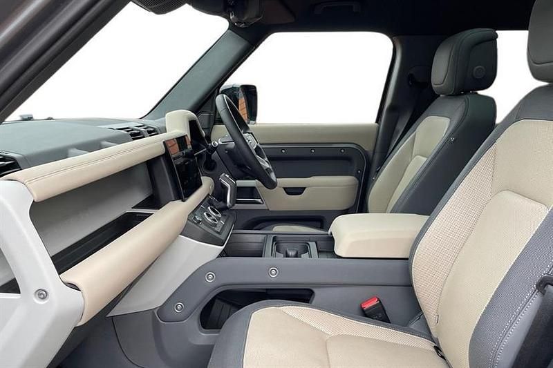 Used Land Rover Defender HSE Dynamic 300 HP (220 kW) 2022 Grey SUV