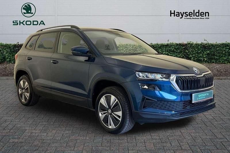 Petrol blue metallic Used 2022 Skoda Karoq SE Drive SUV | £15,594 (Fair price) - Image 1/4