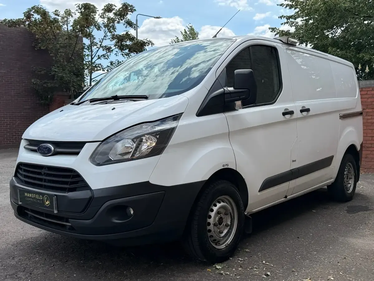 Used Ford Transit Custom 105 HP (77 kW) 2018 White Van