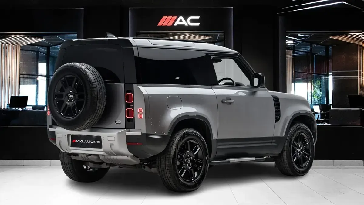 Used Land Rover Defender SE 2023 Grey SUV