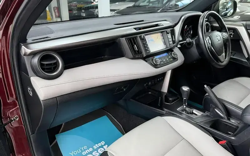 Used Toyota RAV4 197 HP (144 kW) 2016 SUV