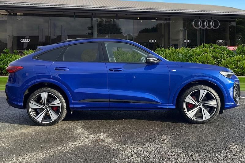New Audi Q5 Sportback Comfort 204 HP (150 kW) 2025 Blue SUV