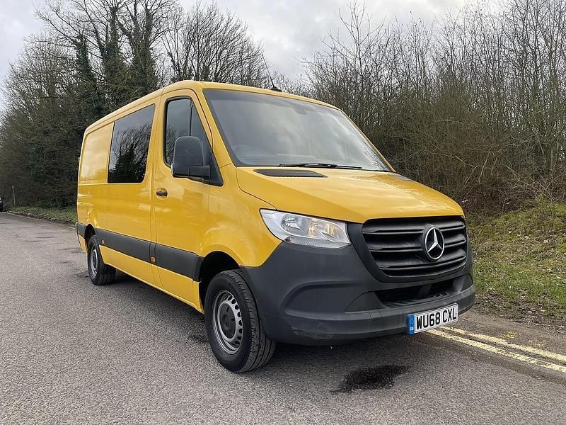 Used Mercedes Sprinter 141 HP (103 kW) 2018 Yellow Van
