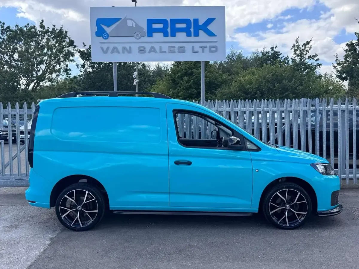 Used VW Caddy 102 HP (75 kW) 2021 White MPV