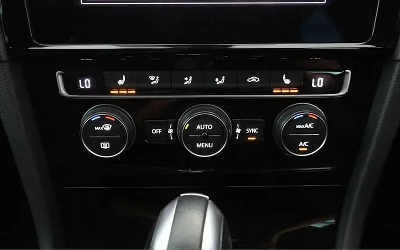 Used VW Golf VII R 300 HP (220 kW) 2020 White Hatchback