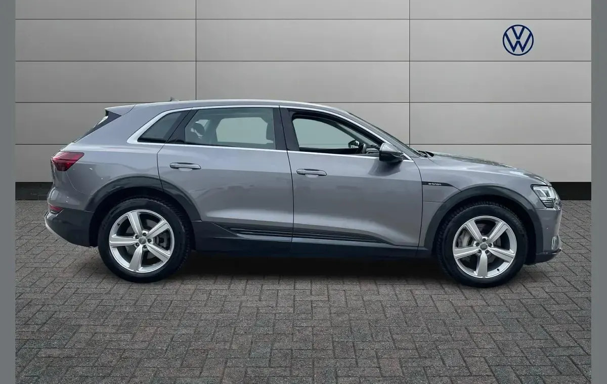 Used Audi e-tron Advanced 230 kW (313 HP) 2020 Grey SUV