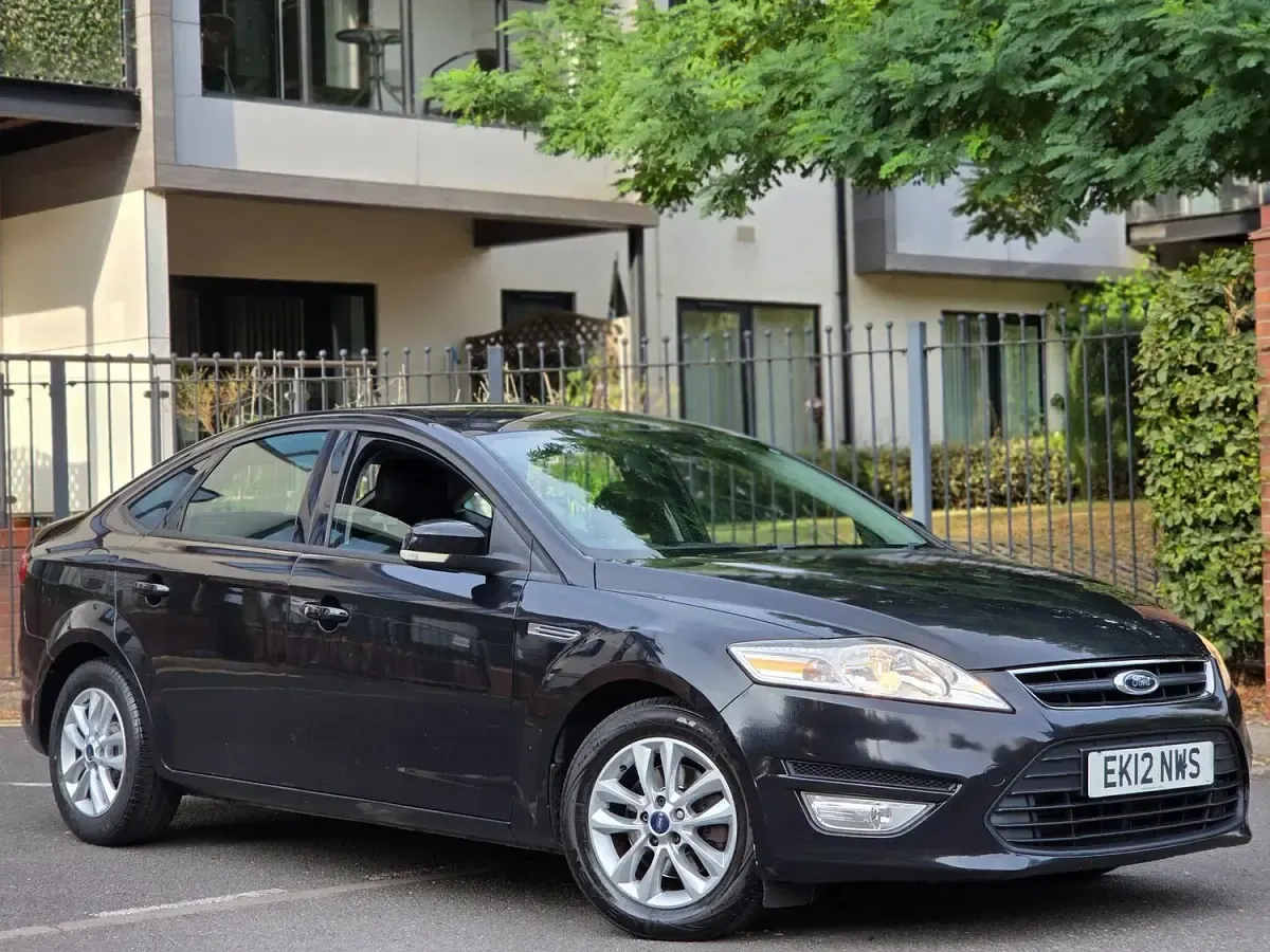 Used Ford Mondeo Zetec 115 HP (84 kW) 2012 Black Hatchback