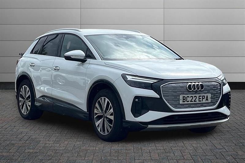 Used Audi Q4 e-tron Sport 125 kW (170 HP) 2022 Glacier white SUV