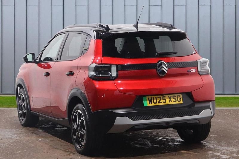 Used Citroën e-C3 81 kW (111 HP) 2025 Red Hatchback