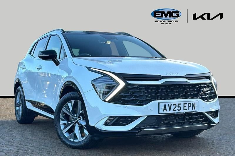 White Used 2025 Kia Sportage GT-Line S SUV | £29,995 (Good price) - Image 1/3