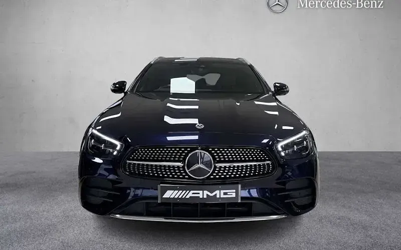 Used Mercedes E200 AMG line 200 HP (147 kW) 2023 Blue Estate