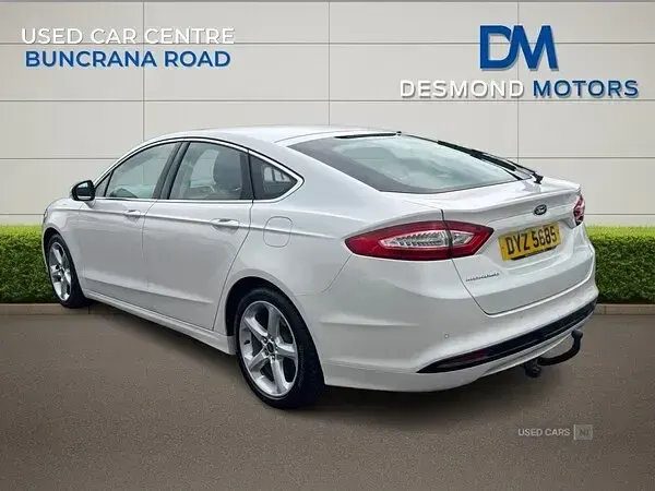 Used Ford Mondeo Titanium 165 HP (121 kW) 2018 White Hatchback