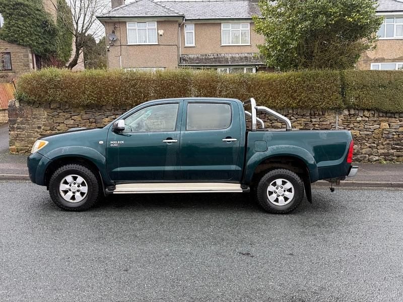 Used Toyota HiLux 2007 Green Pickup
