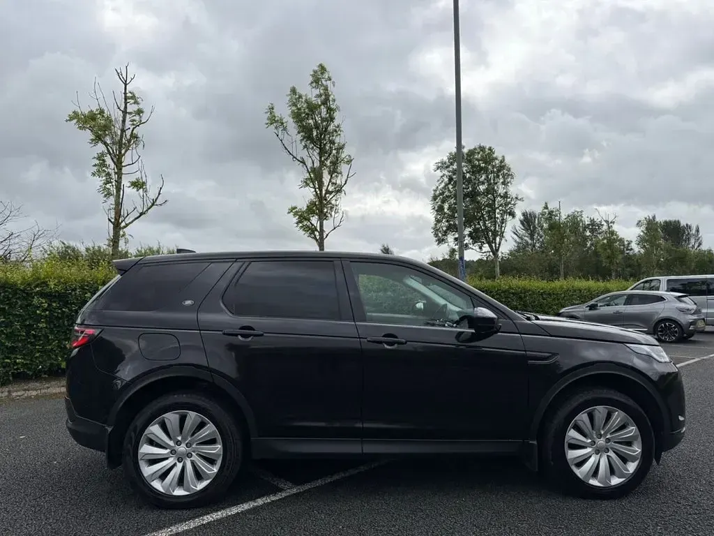 Used Land Rover Discovery 5 SE 180 HP (132 kW) 2019 Black SUV
