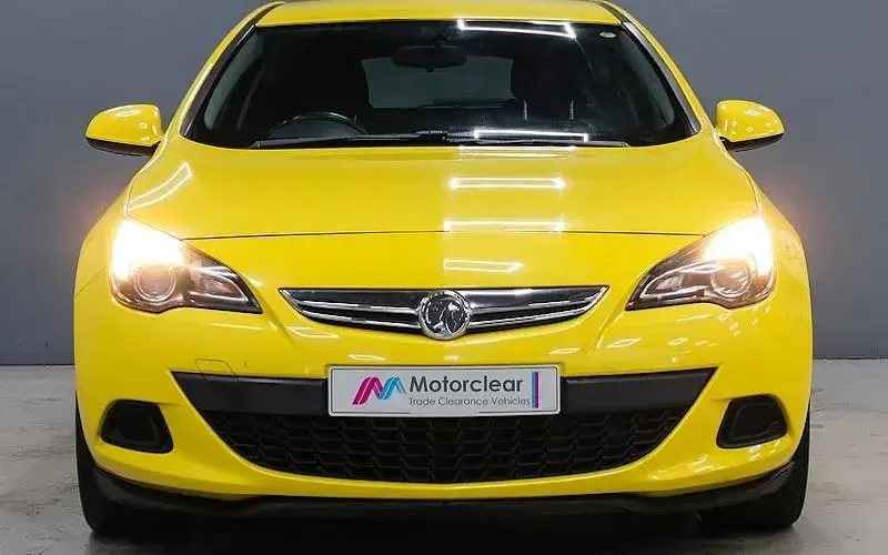 Used Vauxhall Astra GTC Sport 140 HP (102 kW) 2012 Coupe
