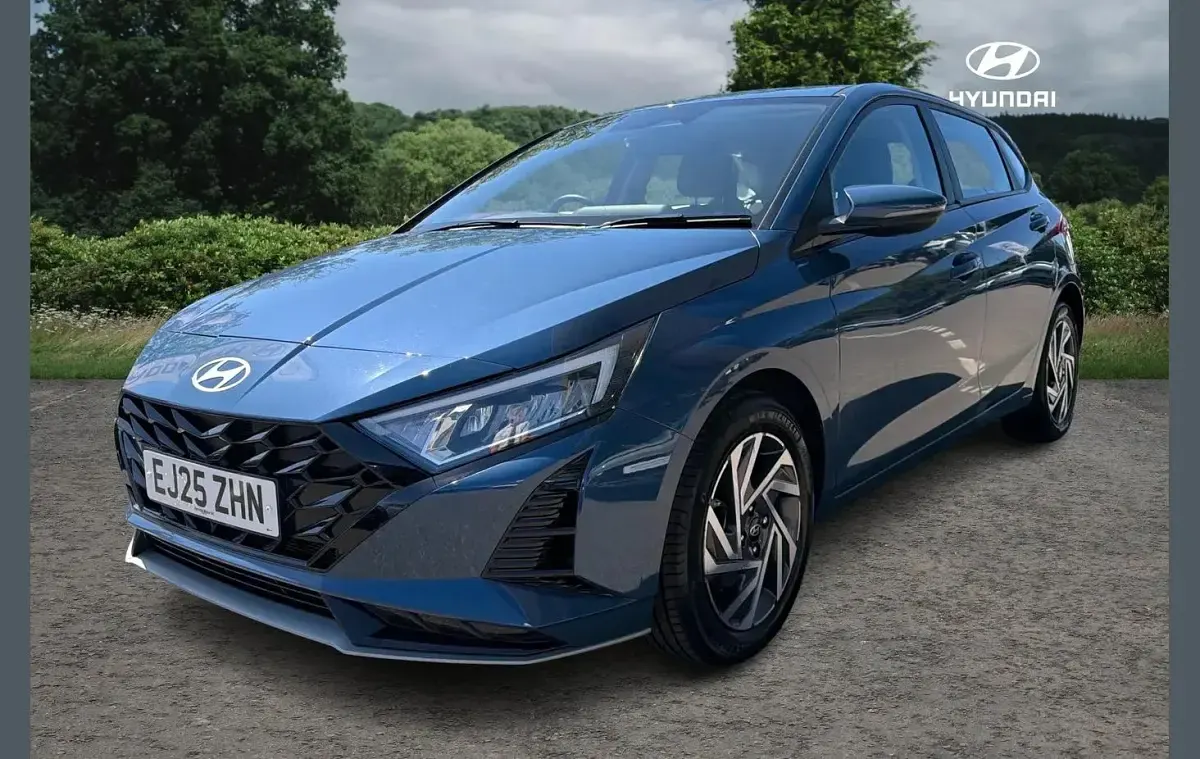 Used Hyundai i20 Advanced 99 HP (72 kW) 2025 Blue Hatchback