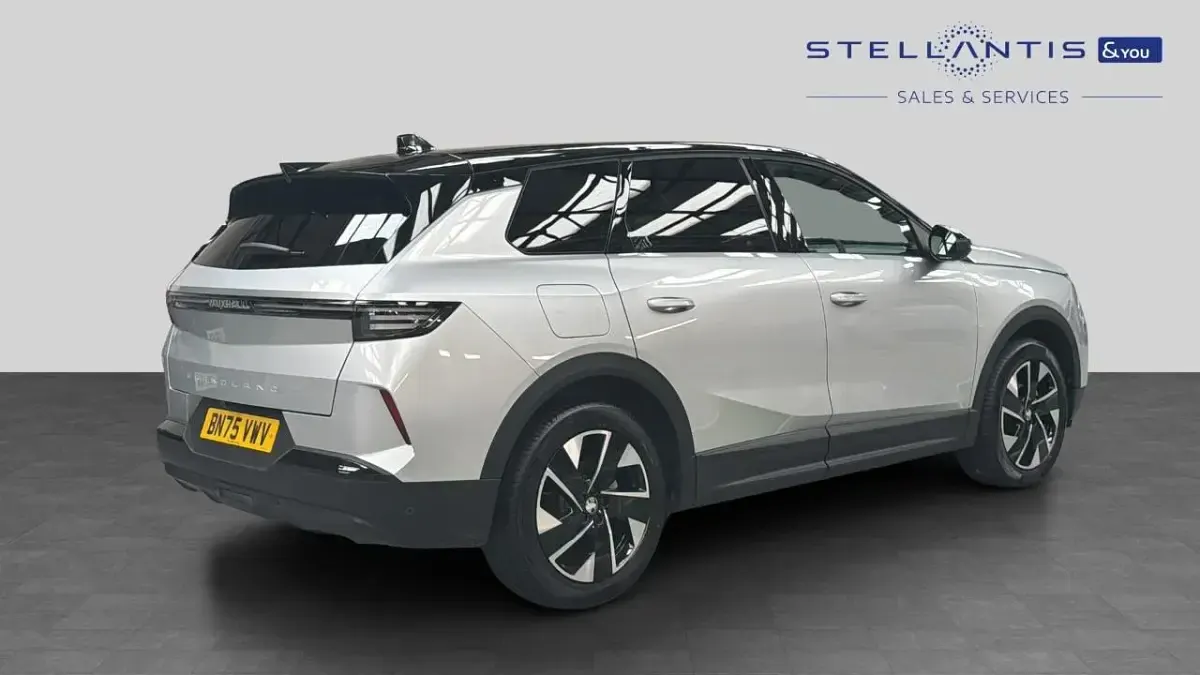 Used Vauxhall Grandland X GSe 143 HP (105 kW) 2025 Grey SUV