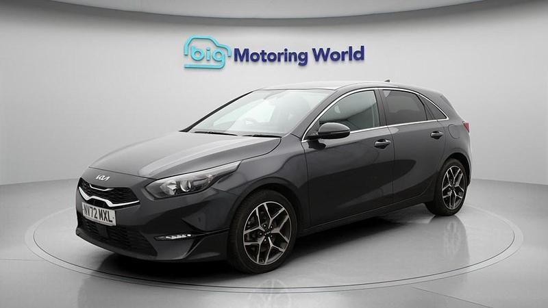 Used Kia Ceed 158 HP (116 kW) 2023 Grey Hatchback