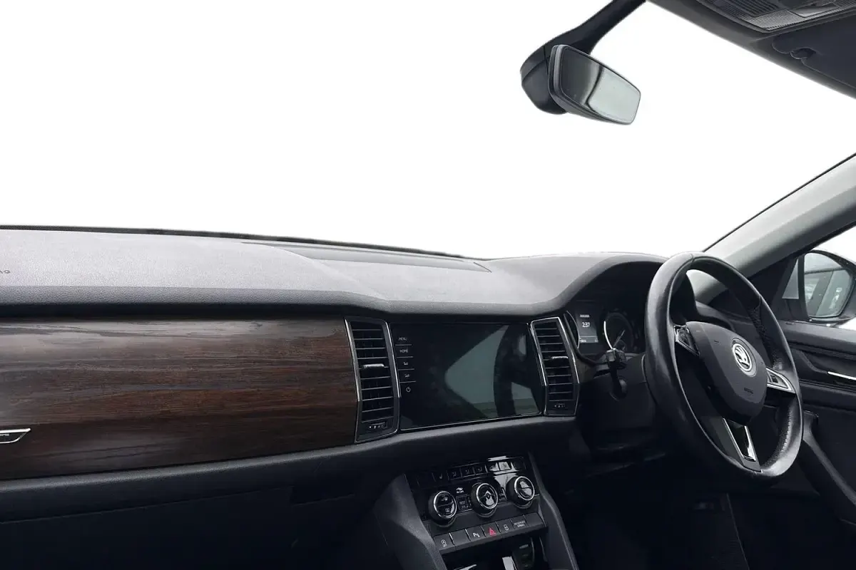 Używany Skoda Kodiaq Scout 4x4 2018 Srebrny SUV