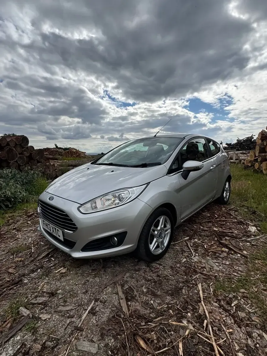 Used Ford Fiesta Zetec 2013 Silver Hatchback