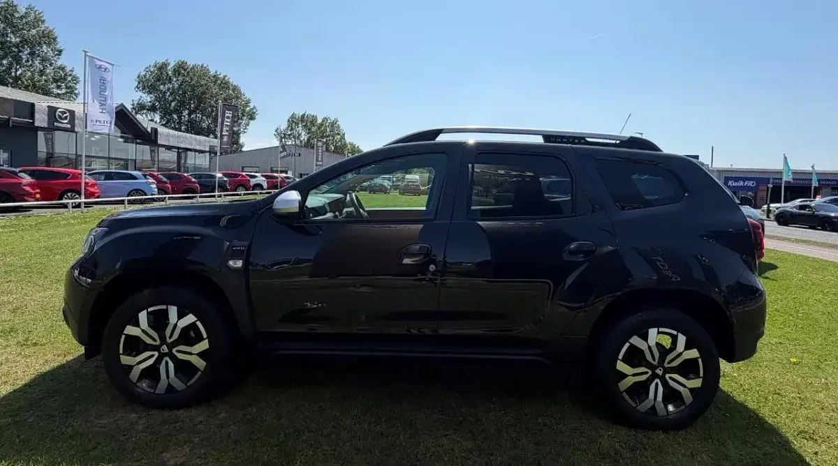 Used Dacia Duster Prestige 113 HP (83 kW) 2022 Black SUV