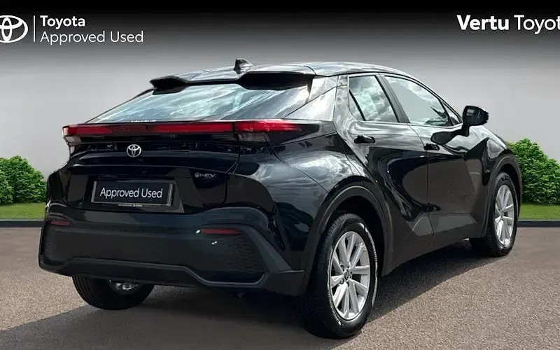 Used Toyota C-HR 140 HP (102 kW) 2026 SUV