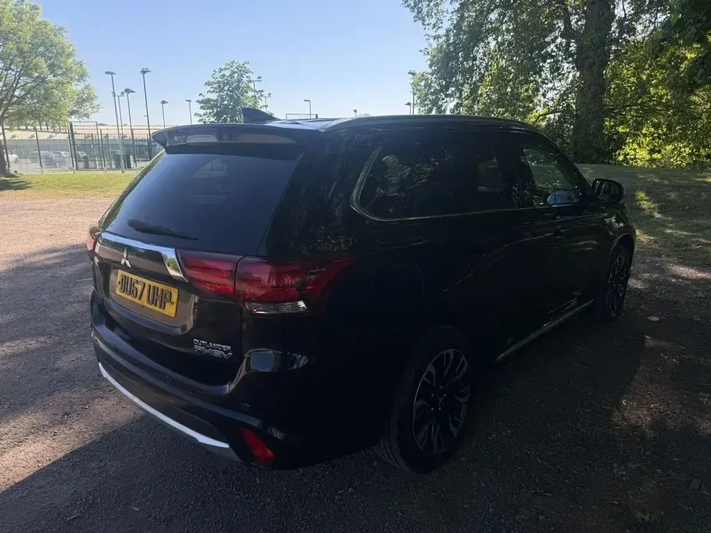 Used Mitsubishi Outlander 200 HP (147 kW) 2017 Black SUV