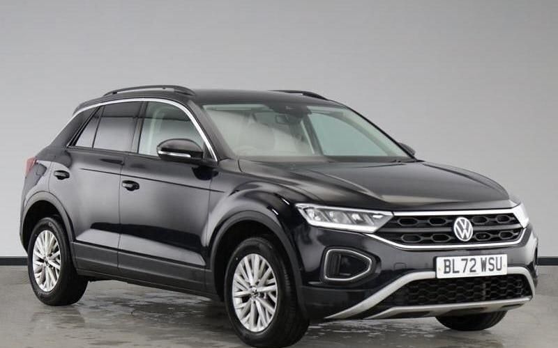 Used 2024 VW T-Roc Life SUV | £14,991 (Fair price) - Image 1/4