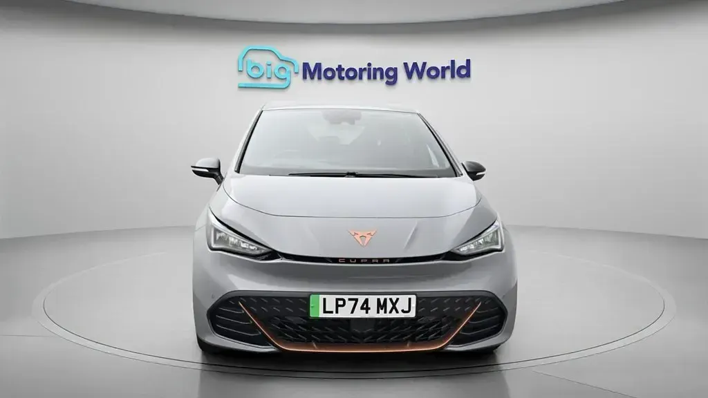 Begagnad Cupra Born e-Boost 169 kW (230 HK) 2025 Halvkombi