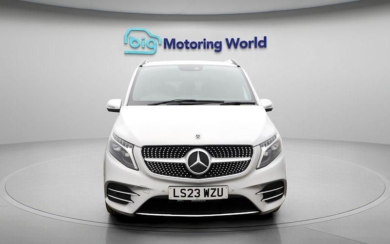 Used Mercedes V300 AMG line 237 HP (174 kW) 2023 Silver MPV