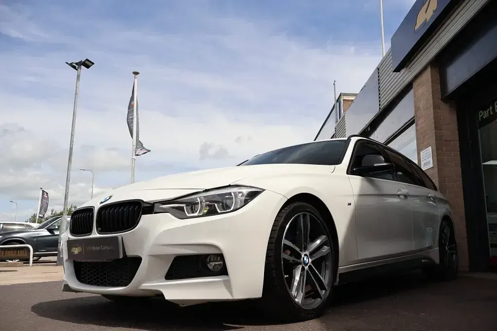 Used BMW 320 M Sport 190 HP (139 kW) 2018 White Estate