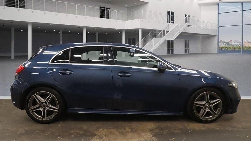 Used Mercedes A180 Executive 136 HP (100 kW) 2020 Blue Hatchback