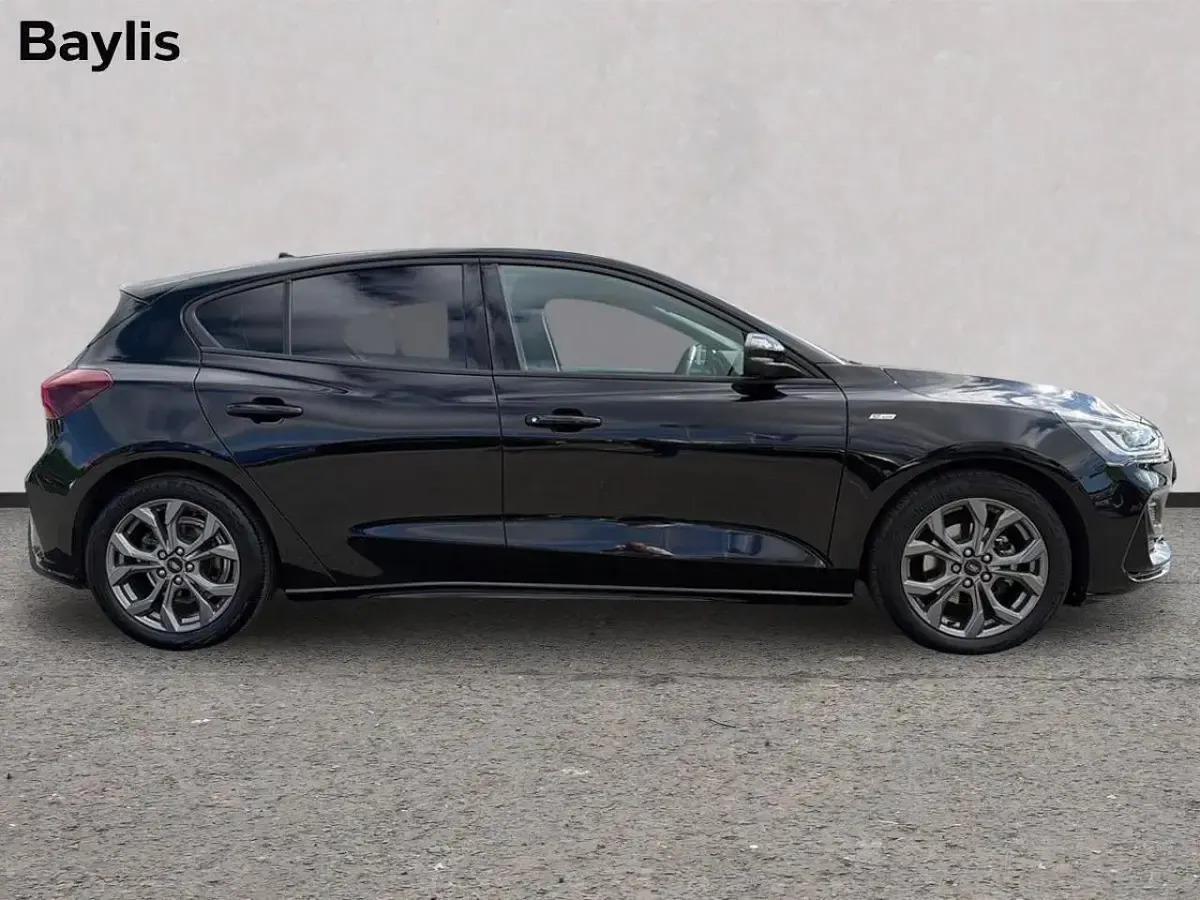 Used Ford Focus ST-Line 123 HP (90 kW) 2022 Black Hatchback