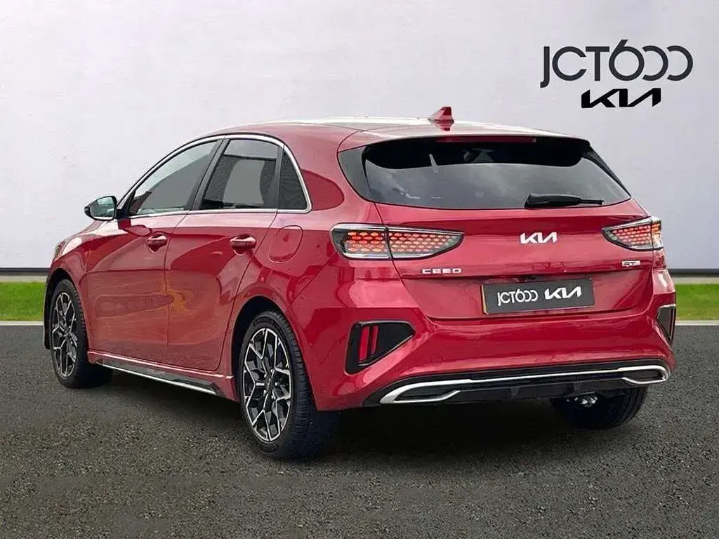 Used Kia Ceed GT-Line 138 HP (101 kW) 2025 Red Hatchback