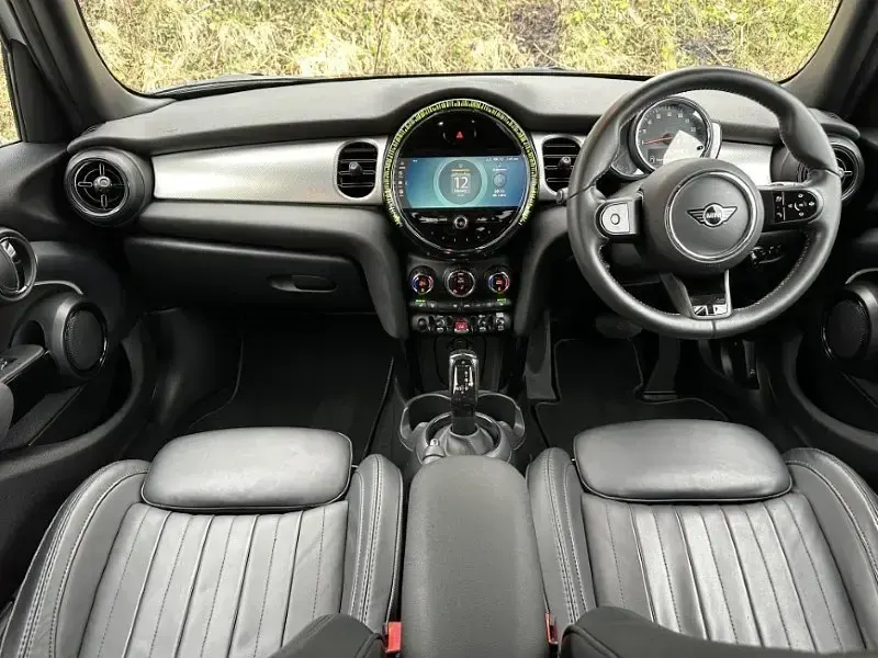 Used Mini Cooper Exclusive 134 HP (98 kW) 2022 Silver Hatchback