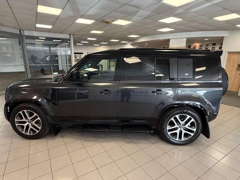 Used Land Rover Defender SE Dynamic 250 HP (183 kW) 2022 Grey SUV